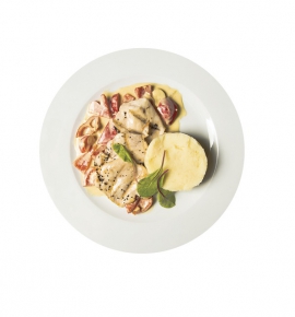 Hearty chicken medallions with French mustard and sweet pepper sauce